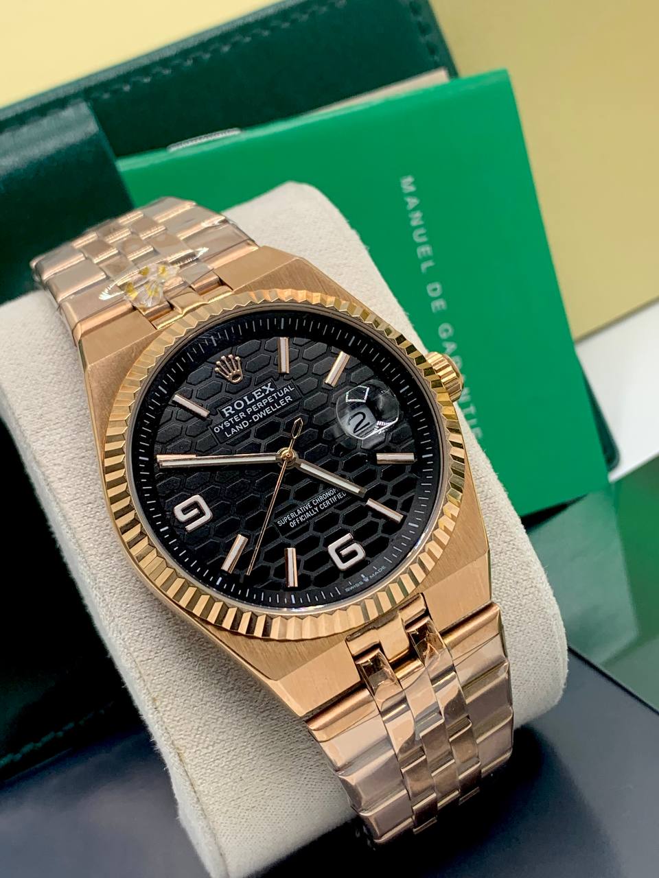 Rosegold Chain with Black Face (149k)